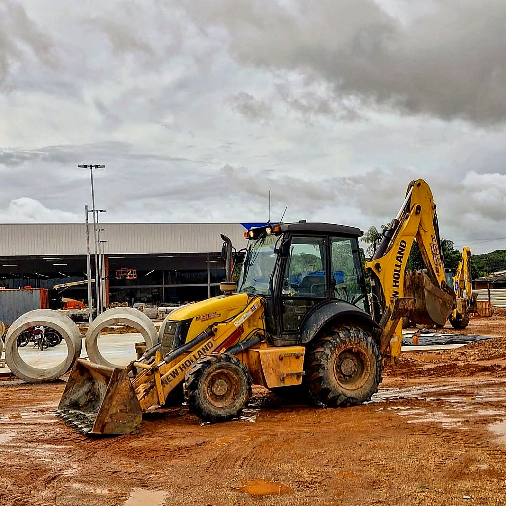 New Holland B95B 2023 - Obra Mix Mateus